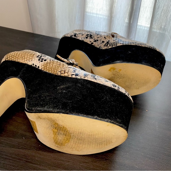 Deena & Ozzy snakeskin platform heels size 8 - Picture 3 of 8